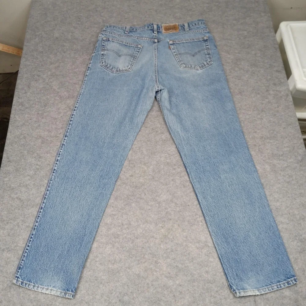 Vintage Levis Jeans Men 32x31 Light Straight Leg Denim Classic Fading Work Heavy